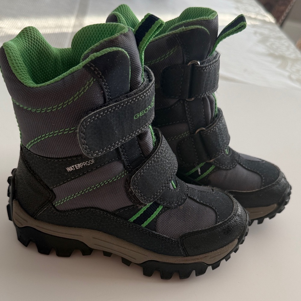 Geox Kids Black and Green Waterproof Boots US 9 EU26​